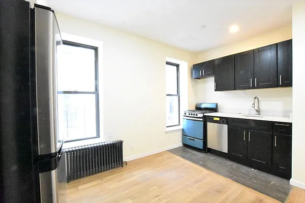 Rented by Clove Realty LLC | media 7