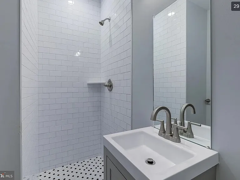 2222 E Albert St — Photo 25
