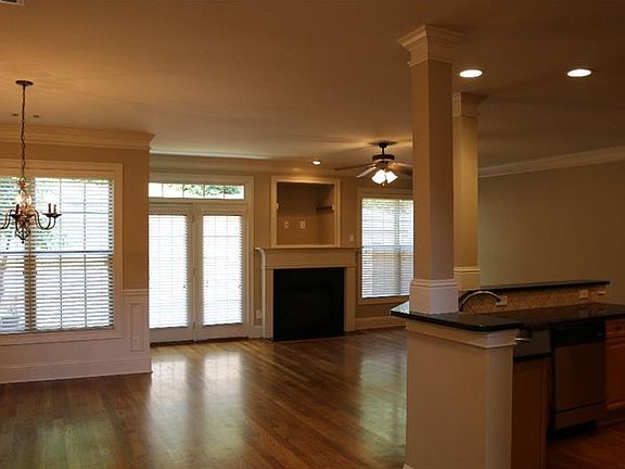 3rd image of 5156 Meridian Ln