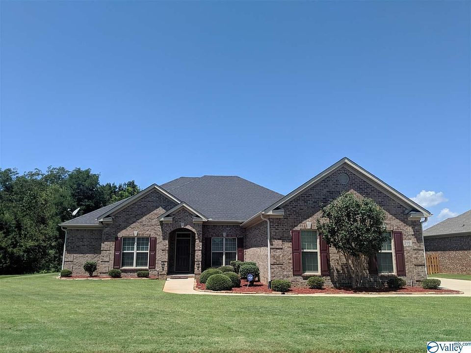 1st image of 219 Nettles Dr NW