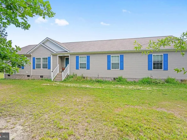212 Briar Cir, Bumpass, VA 23024