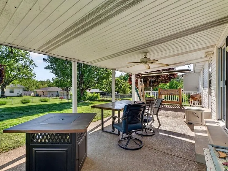 Lido Ln — Photo 22