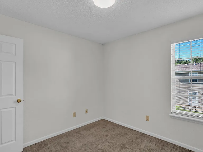 4401-4403 Cheryl Ct. — Photo 41