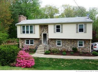 63 Highland Dr, Middlebury, CT 06762
