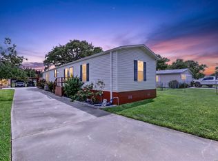 118 Sweet Bay St, Rockport, TX 78382