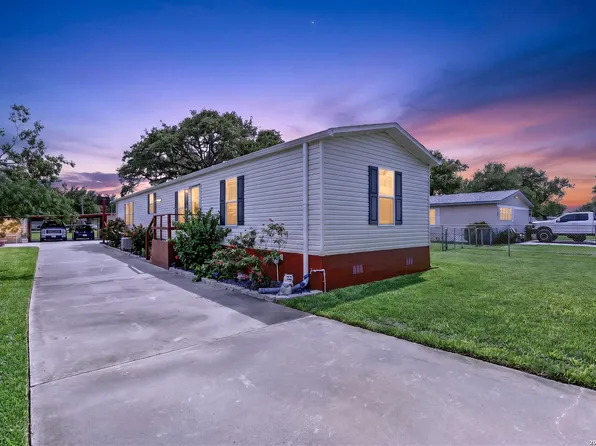 118 sweet bay st, Rockport, TX 78381