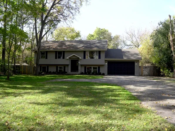 804 Rinear Rd, Antioch, IL 60002