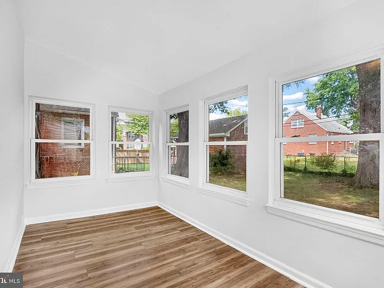 1607 W Braddock Rd — Photo 10