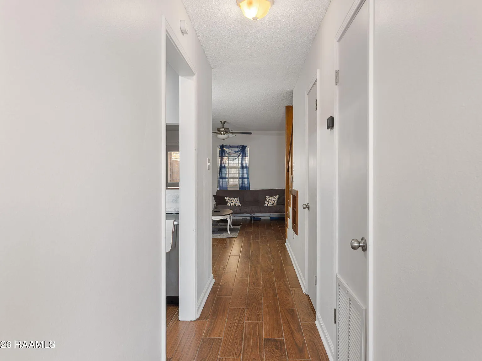 2 bed, 1.5 bath, 1150 sqft, $1,100 — Photo 3