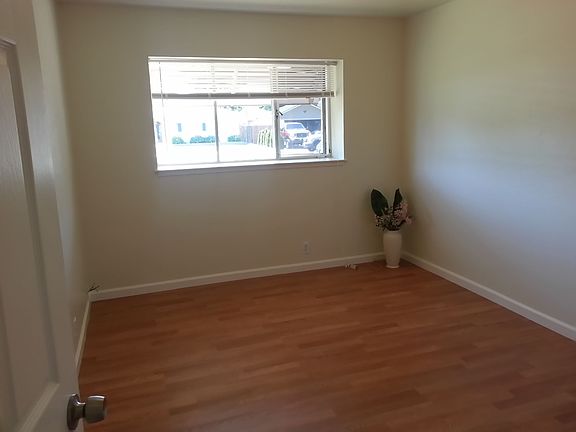 5th image of 678 Ardis Ave