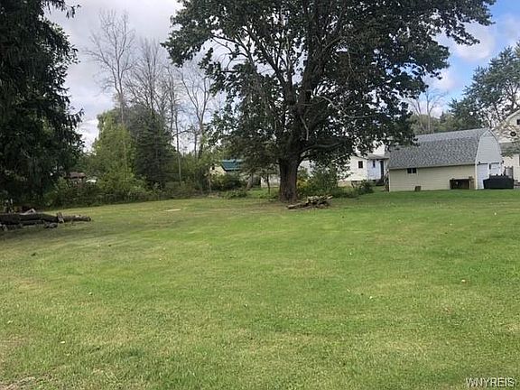 3rd image of 9388 Elmwood St