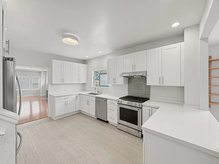 926 Cerrito St — Photo 3