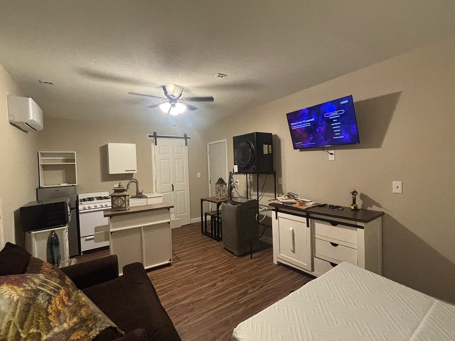 Studio, 400 sqft, $950 — Photo 3