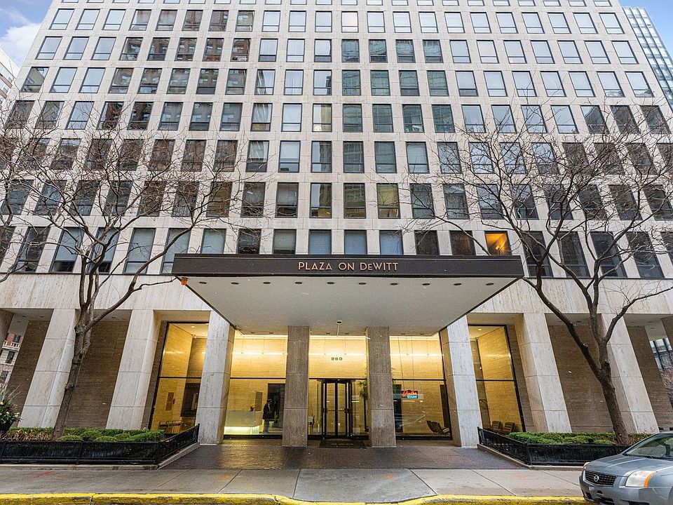 Gold Coast/Streeterville Plaza on Dewitt