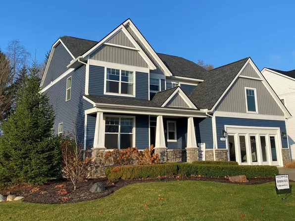 102 Campolina Rd #1, Chelsea, MI 48118