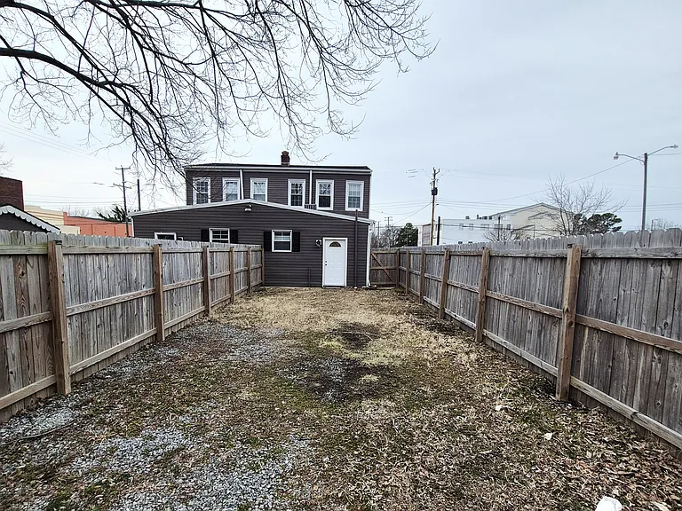 2820 Q St — Photo 32