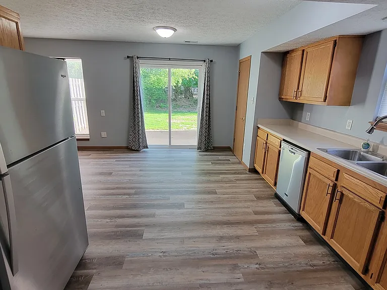 2123 Bridgewater Cir #A — Photo 3