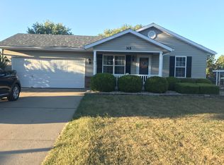 315 Briarwood Dr, Waterloo, IL 62298