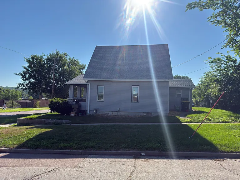 2604 Leech Ave — Photo 8