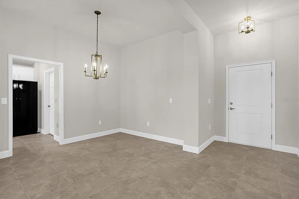 3 bed, 2.0 bath, 1955 sqft, $2,100 — Photo 4