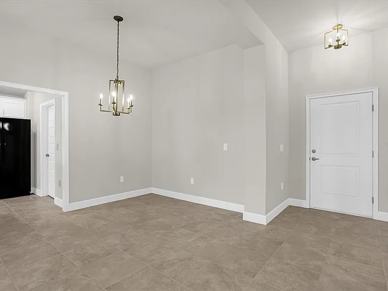 671 Tanaro Ln — Photo 4