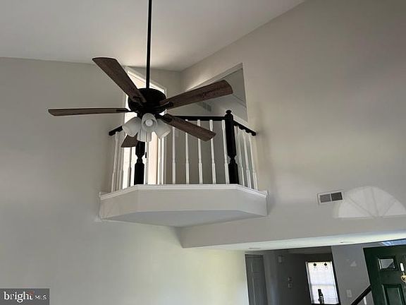 4th image of 641 Danbury Ct