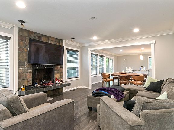 5th image of 12707 Blue Mountain Cres