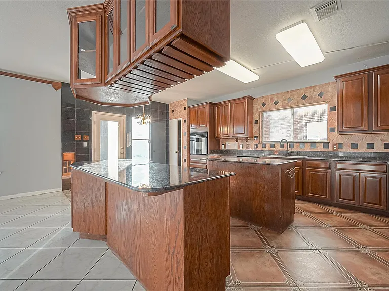 9407 Demsey Mill Dr — Photo 13