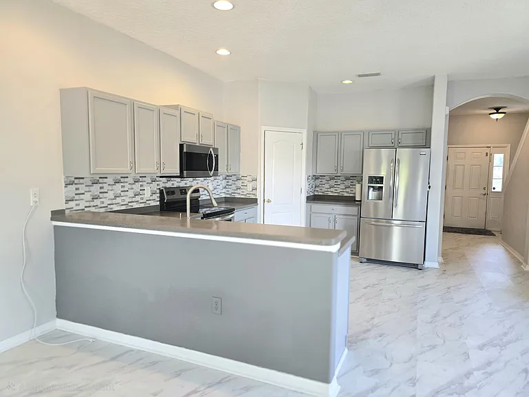 1112 Andrew Aviles Cir — Photo 5