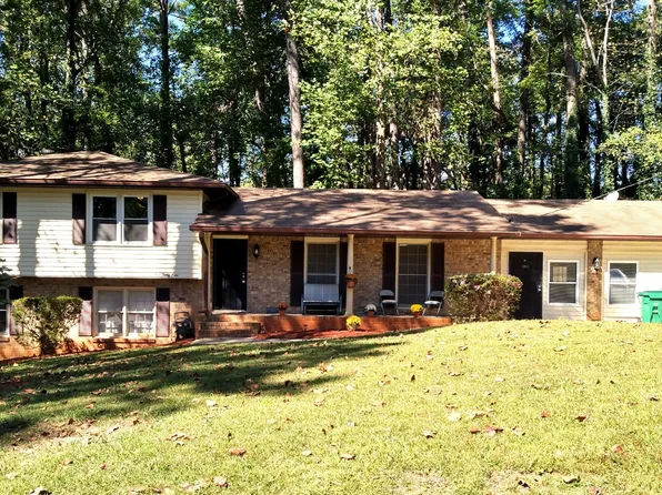 539 Lake Michele Ct, Stone Mountain, GA 30088