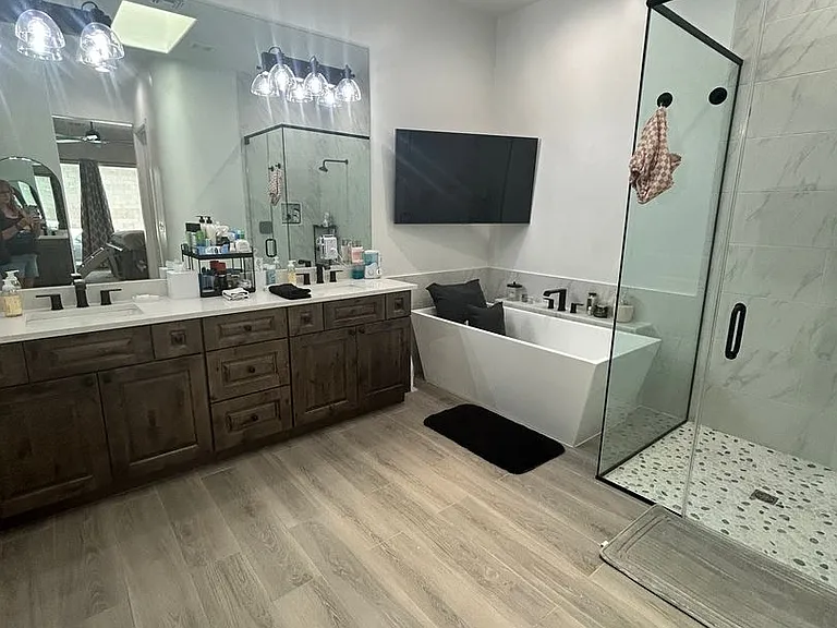 4736 N Diana Ave — Photo 22