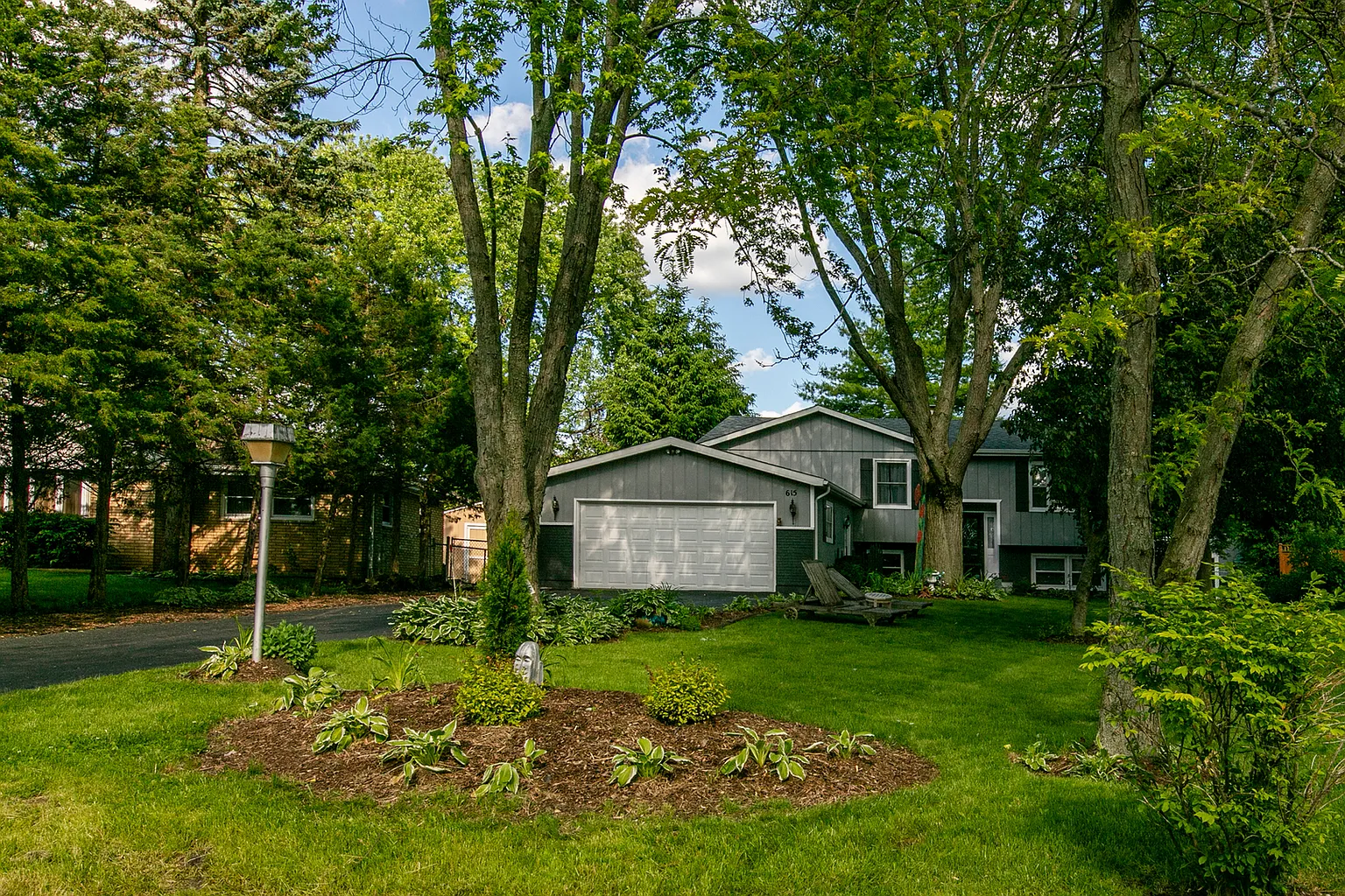 615 Deerpath Dr photo 1