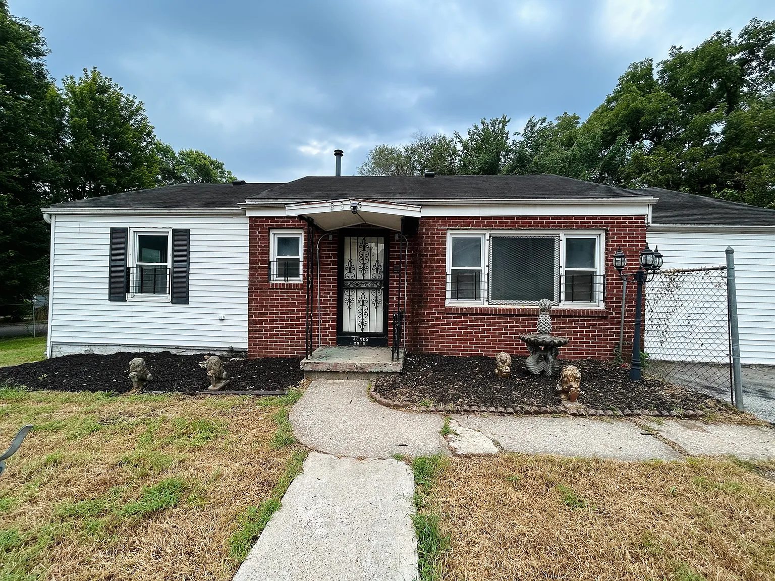 4 bed, 1610 sqft, $1,700 — Photo 1