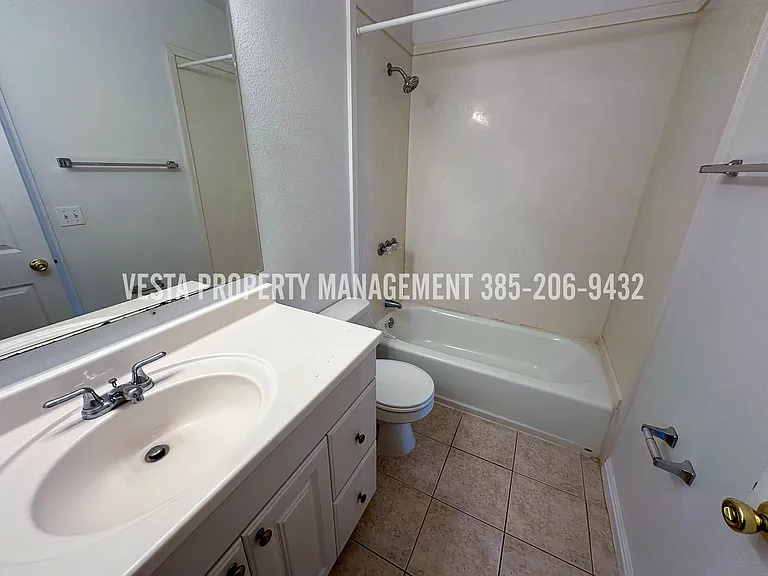 2364 Jefferson Ave #3 — Photo 16