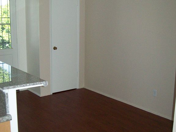 3rd image of 414 E Route 66 APT 3