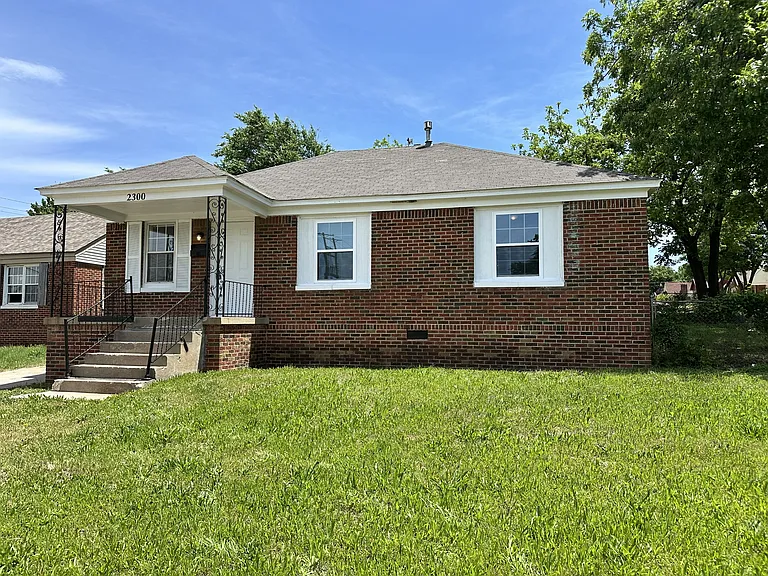 2300 Granada Blvd — Photo 11