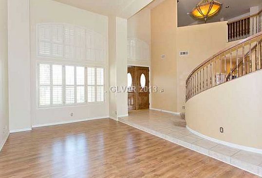 2nd image of 3978 Windansea St