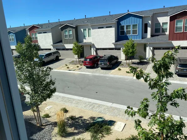 4886 Black Falcon Way, Sun Valley, NV 89433