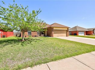 10209 NW 45th St, Yukon, OK 73099