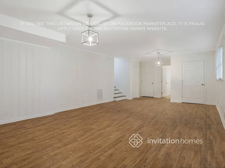 2372 Oakridge Ct — Photo 10
