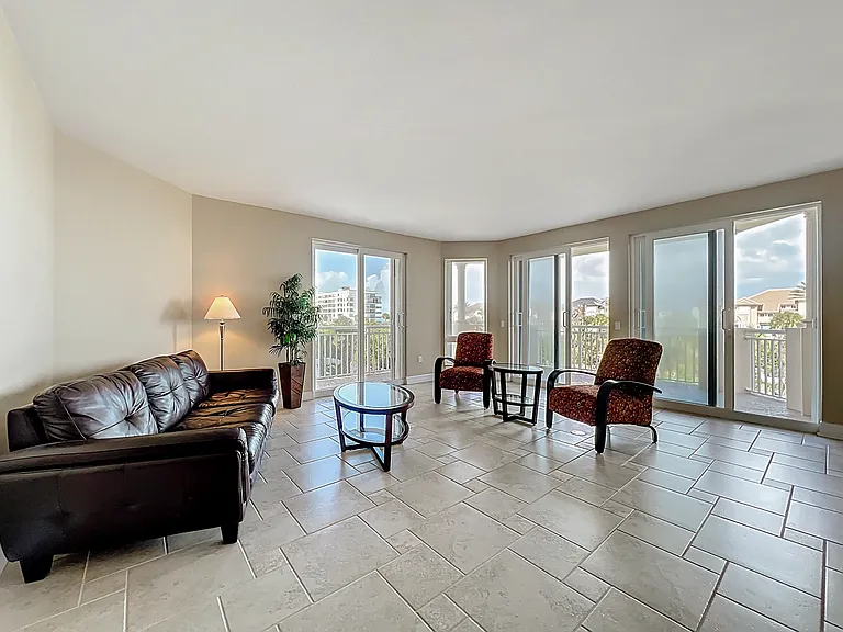 110 Warsteiner Way #301 — Photo 11