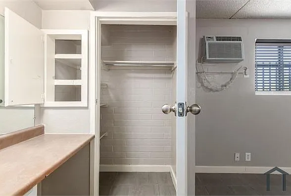 769 E Pierce St #7 — Photo 15