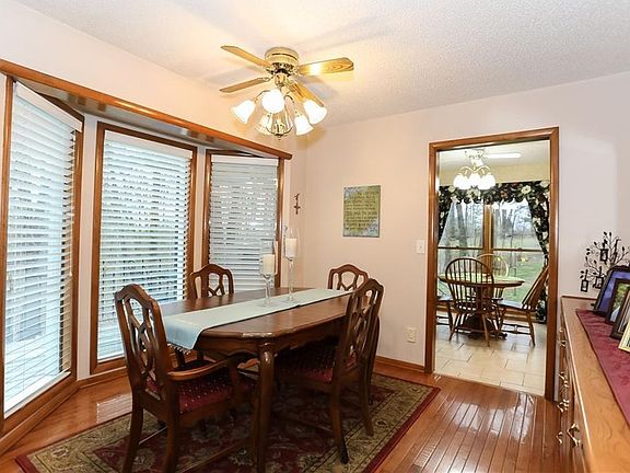 2nd image of 8339 Shady Oak Ln