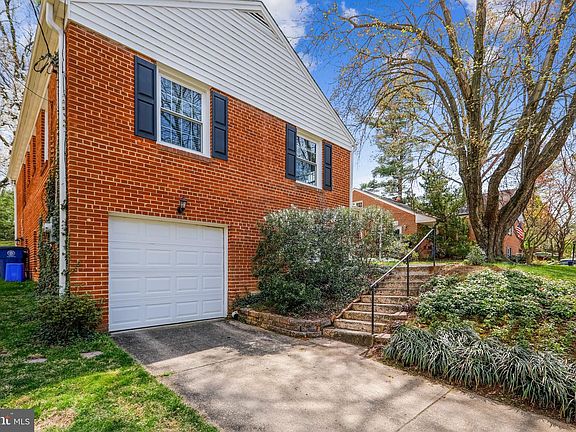 2nd image of 9323 Corsica Dr
