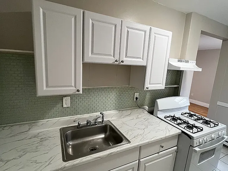 15 Huss Ct #205 — Photo 1
