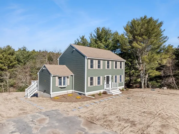 310 Charge Pond Rd, Wareham, MA 02571