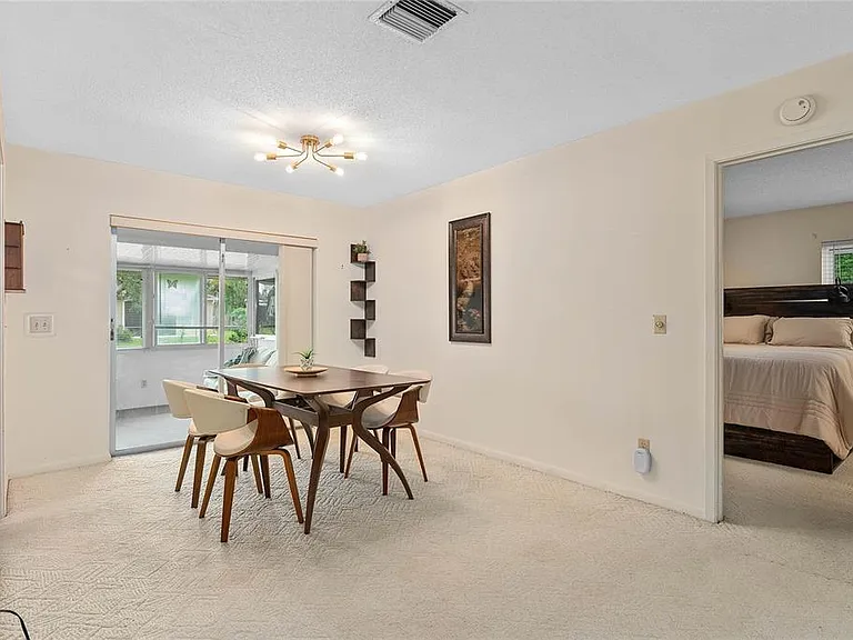 1435 Paula Dr — Photo 8