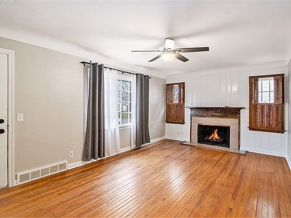 5th image of 1317 Stamford Ave