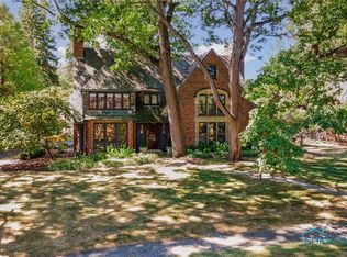 3525 Ridgewood Rd, Toledo, OH 43606