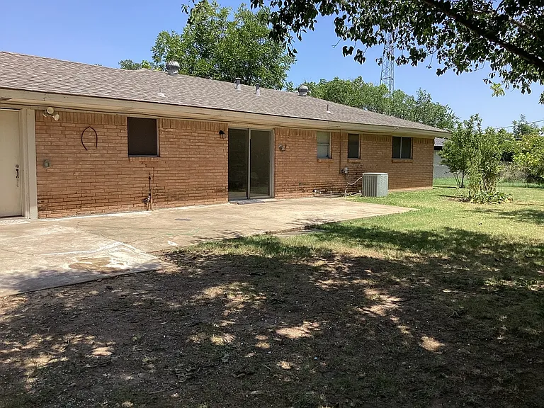 155 Chateau Dr — Photo 13